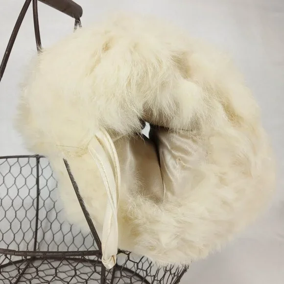 1940s Vintage Fur Muff in Winter White - Picture 3 of 5